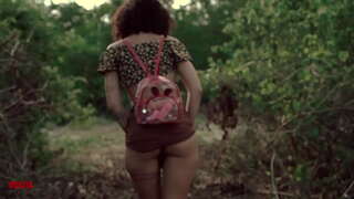 Nahafinaritra tao amin&#039;ny lava-pitombenana firaisana ara-nofo eo ny Efitra Amoron-dranomasina