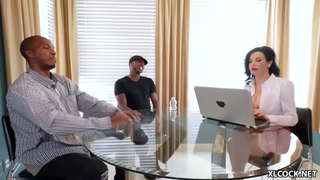 וועראָניקאַ אַוולווו האבן&amp;#039;ה טראַכטן פיל וועגן אַ ינטערראַסיאַל מילף