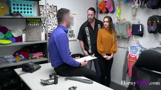 ���ुलिस और कदम - बाप से ले जाता है और किशोर बेटी