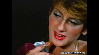 Clàssic porno babe deepthroats gran polla