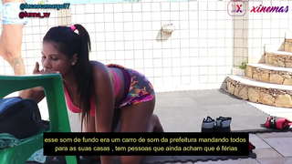 Naughty dona plena de calenta després de la formació sat deliciós en el dotats de prendre llet al cony