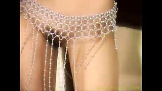 бүжгийн гоцлол охин сайн a4U - Lincy Leaw