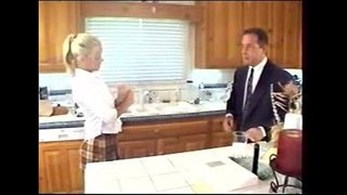 جودي مور - شقراء جليسة الأطفال