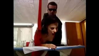 Трахни за гладильным маса ( Село за теб е :Д )