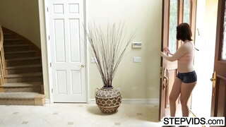 Fratele vitreg fute hot Maya Kendrick