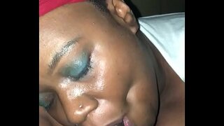 Таа нема да престане цицање тоа њу џерси