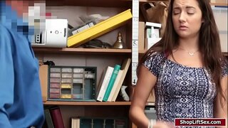 LP officer daliri Lily Adams basa, doggy-style