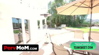 Мин трахнул Үз Мачеху Һәм Смазал Аның киску Сливками