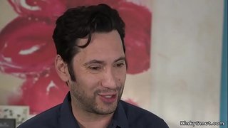 Dây đặt gái nô lệ và quất và hậu môn của mình