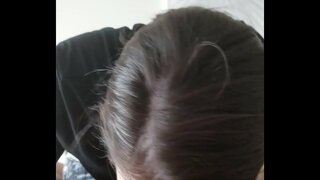 Аматерски жена blowjob се проголта