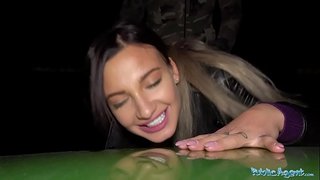 PublicAgent curbați femei cu sânii mari hottie în seara în aer liber sex oral și dracu&#039;