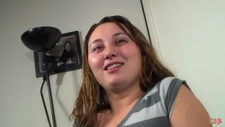 ���লেকজান্দ্রা, উত্যক্ত করা, সঙ্গে স্প্যানিশ পুরুষদের