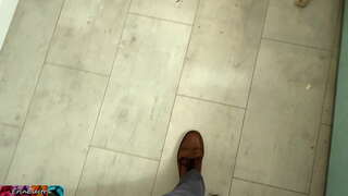 Русокоса со големи titty секретар дава шеф blowjob