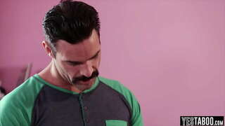 Ljetni Dan sjeban od strane njen očuh