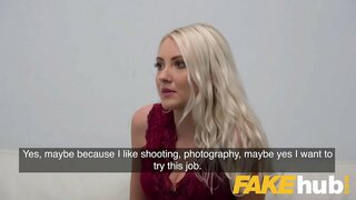 Iibhonasi Iarhente Sexy Uhelen fucked ukuba ufikelelo kwincam yoluvo yesondo yi-agents dick