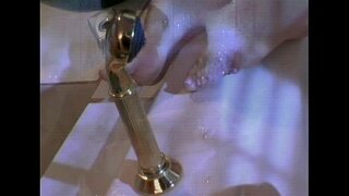 Horny ខ្ទើយអាសូរនៅក្នុងទឹក