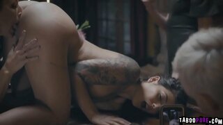 ���િના રહી આનંદ દ્વારા ઉત્સુક રેગન