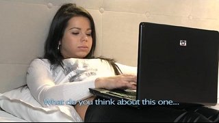 Бринета лезбејке увод и прстом једни друге