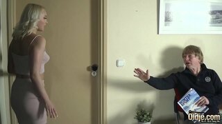 ���ूढ़ा प्रवेश गर्म तीखा और योजनाओं के साथ उसे नरम निपल्स