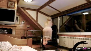 Olandes boldstar Jasmine Rouge at bilang isang kalapating mababa ang lipad para sa malalim na BJ inanyayahan at binayaran para sa